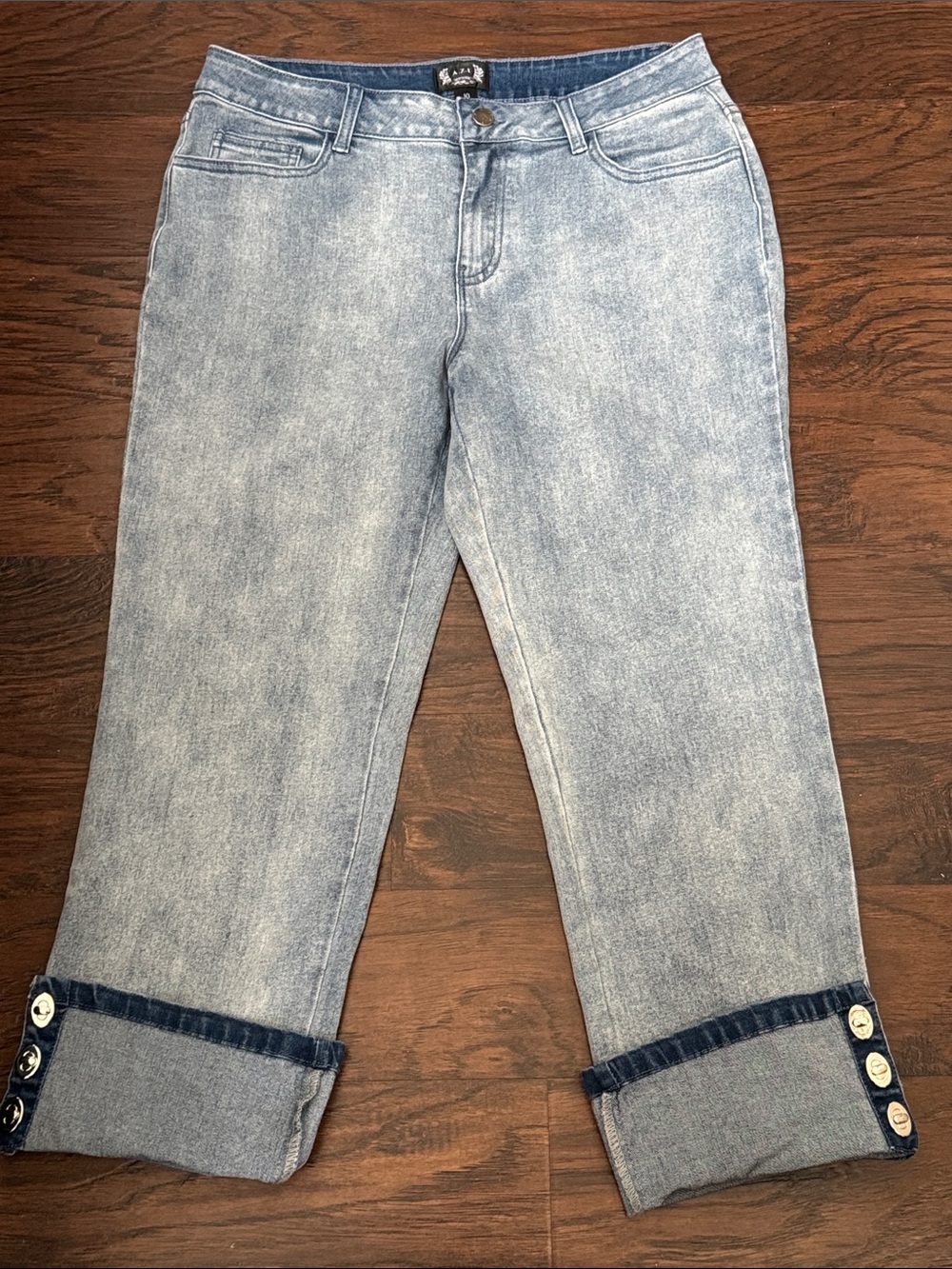 Light Acid-Wash Crop Jeans with Button Cuffs - Women